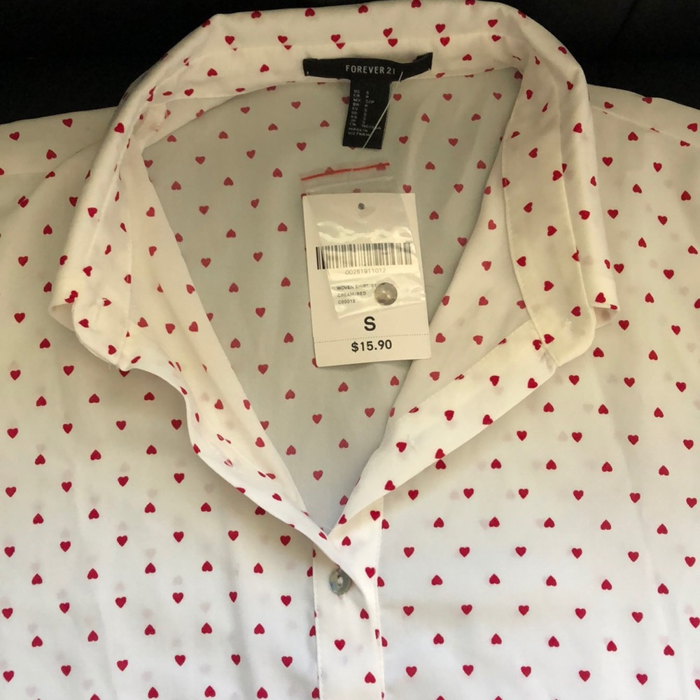 Heart patterned blouse size small💕💕